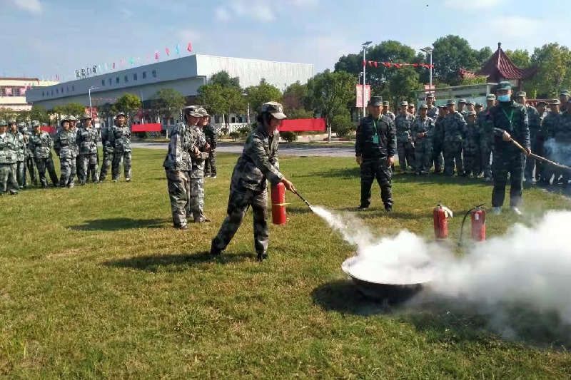 教育叛逆青少年的封闭学校