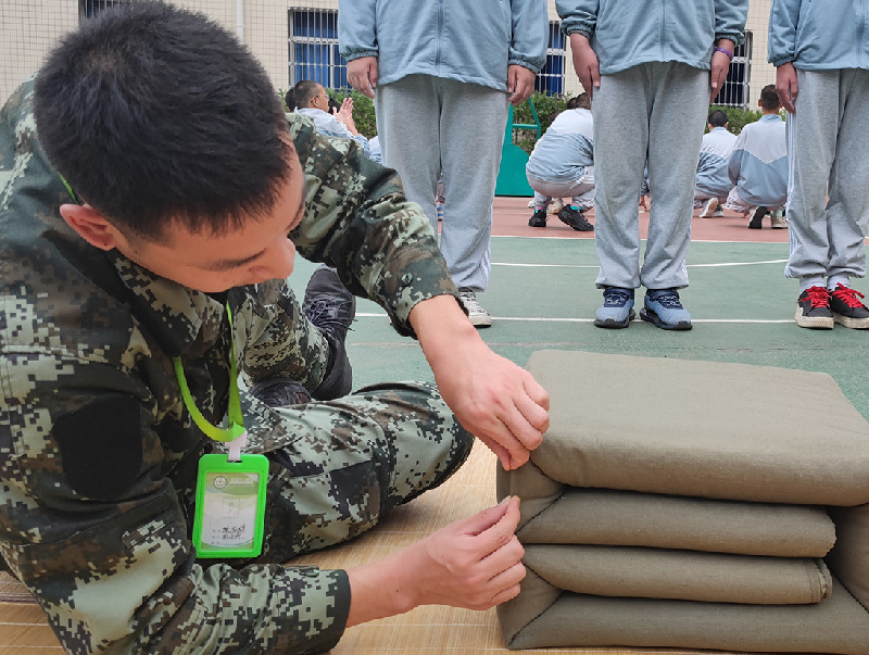 网瘾孩子叛逆期正规教育学校